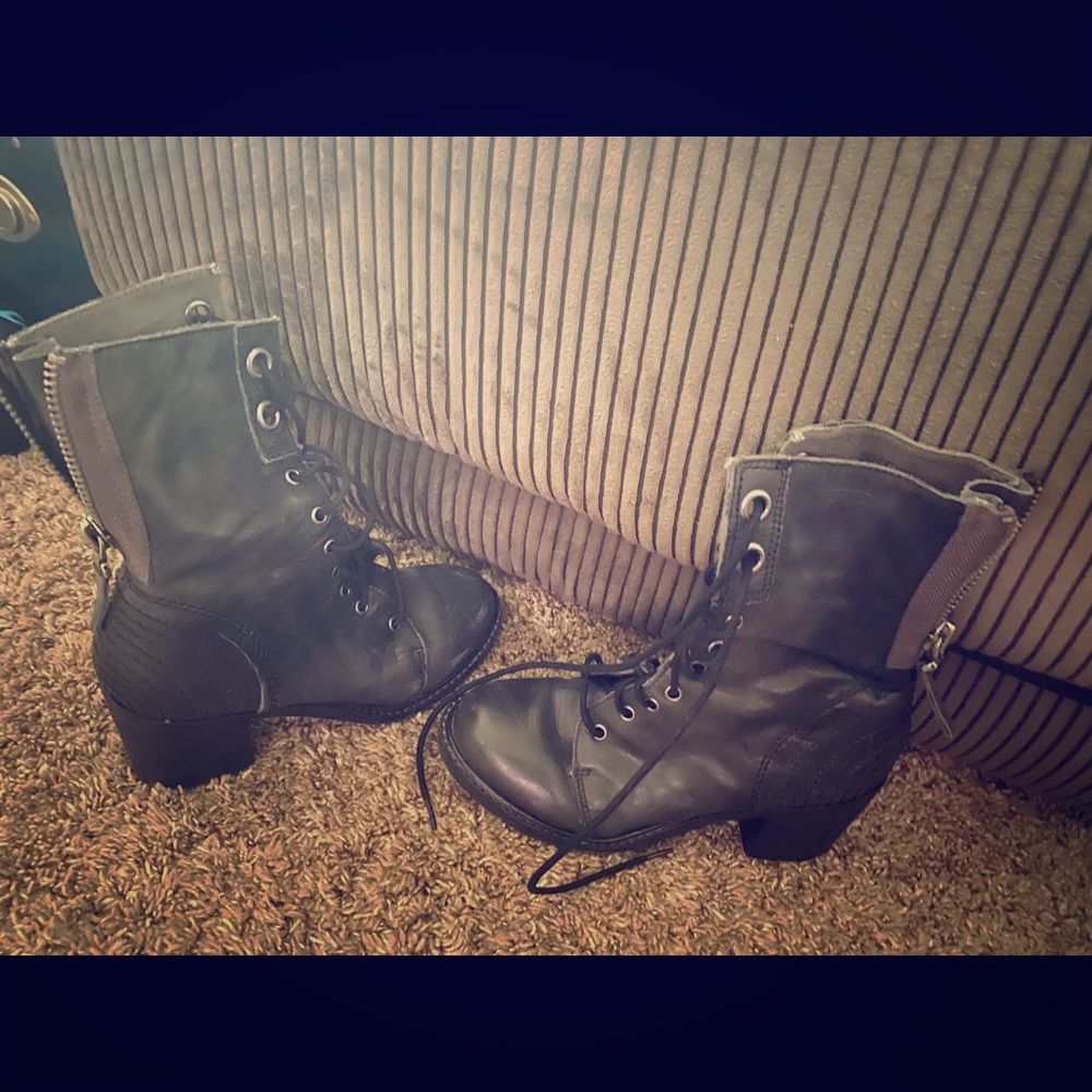 Chunky genuine leather motorcycle boots!!!